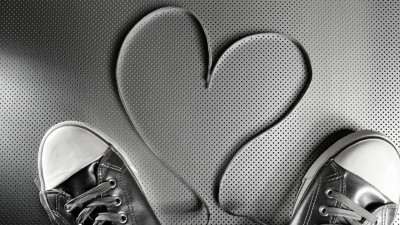 قلب-سیاه و سفید-کفش-عاشقانه-عشق-رمانتیک